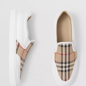 Burberry size 7.5